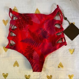 NWT Acacia Queens Bottom